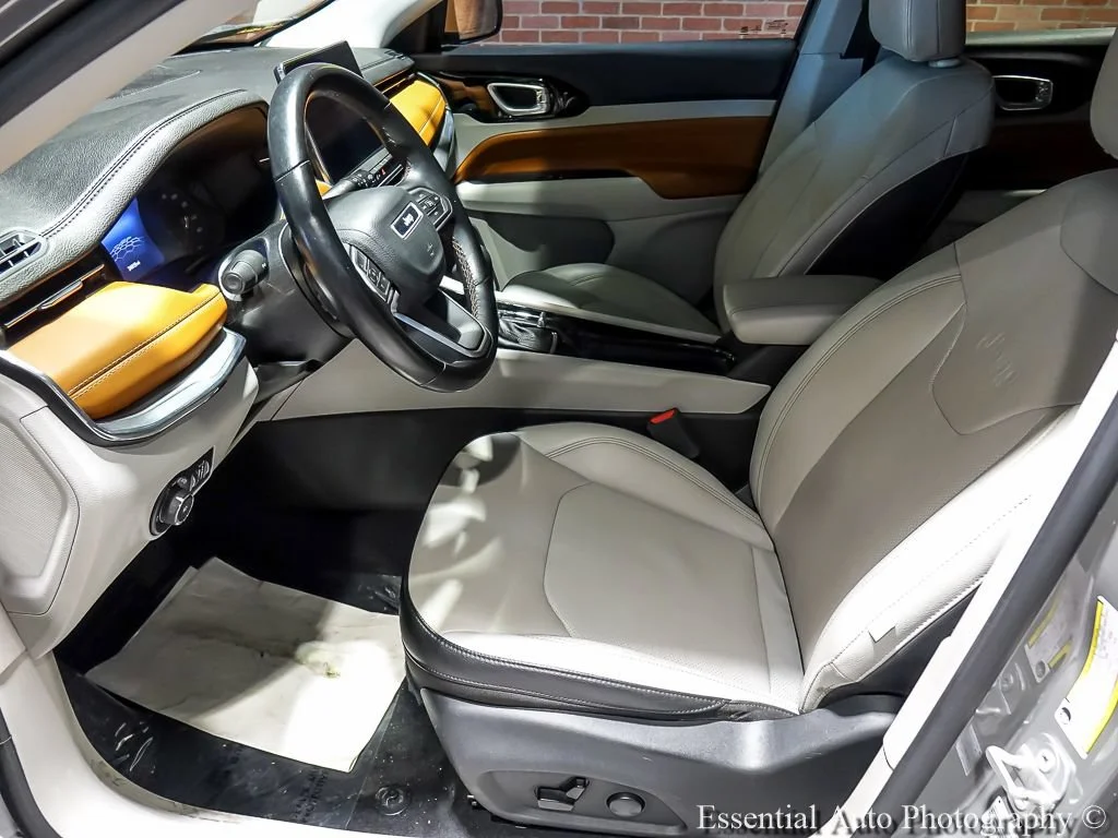 Used 2022 Gray Jeep Limited image 12