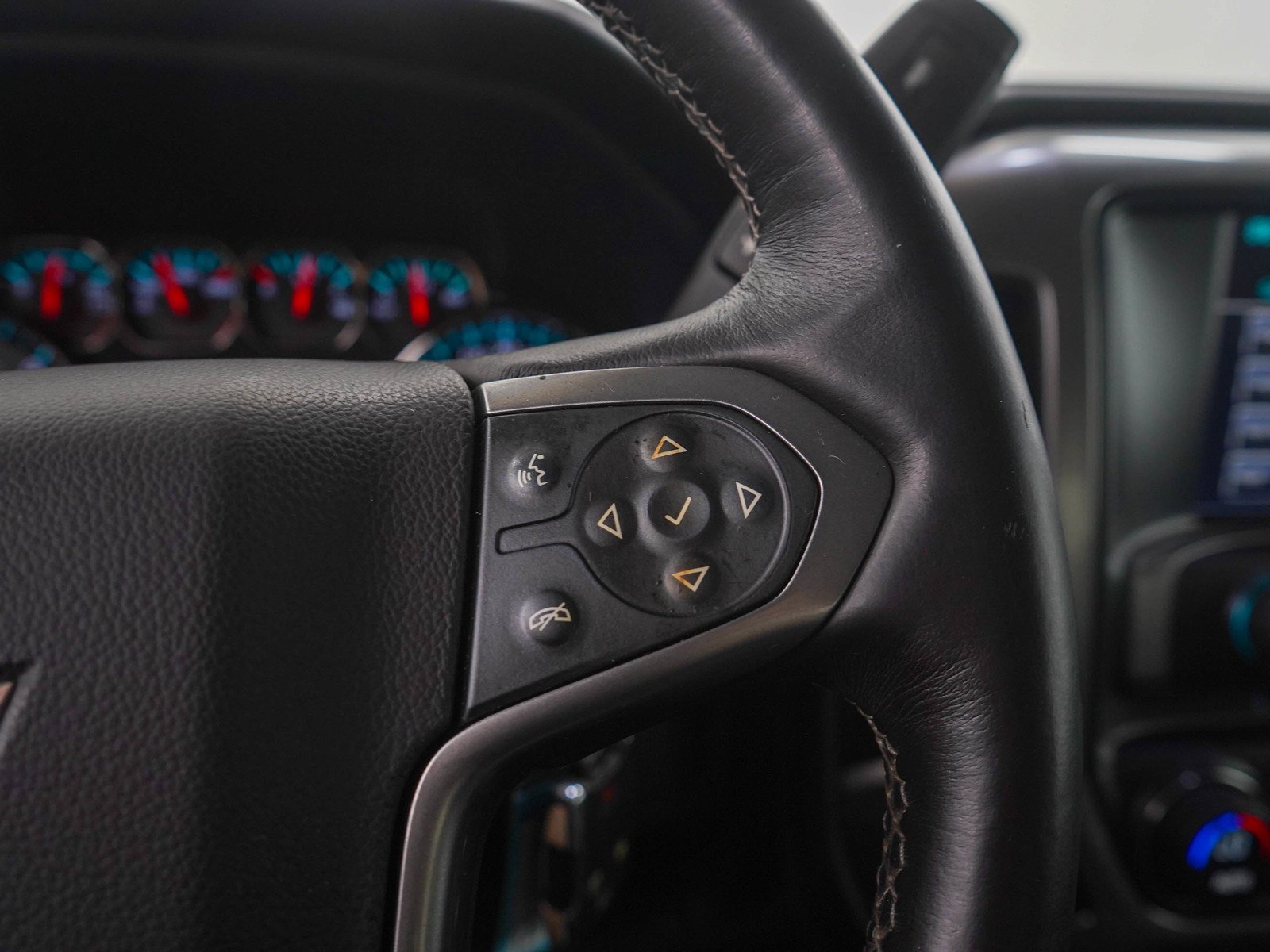 Used 2015 Silver Ice Metallic Chevrolet LTZ image 28