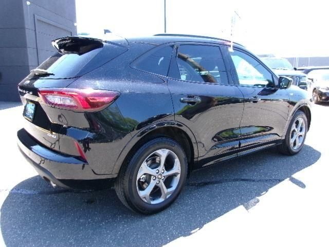 Certified Used 2023 Agate Black Metallic Ford ST-Line Select image 6
