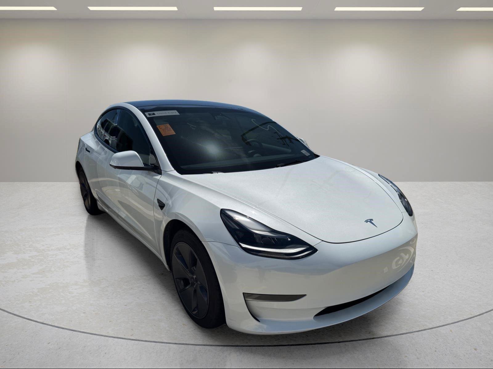 Used 2023  Tesla  image 17