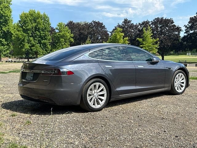 Used 2018 Silver Metallic Tesla 100D image 8