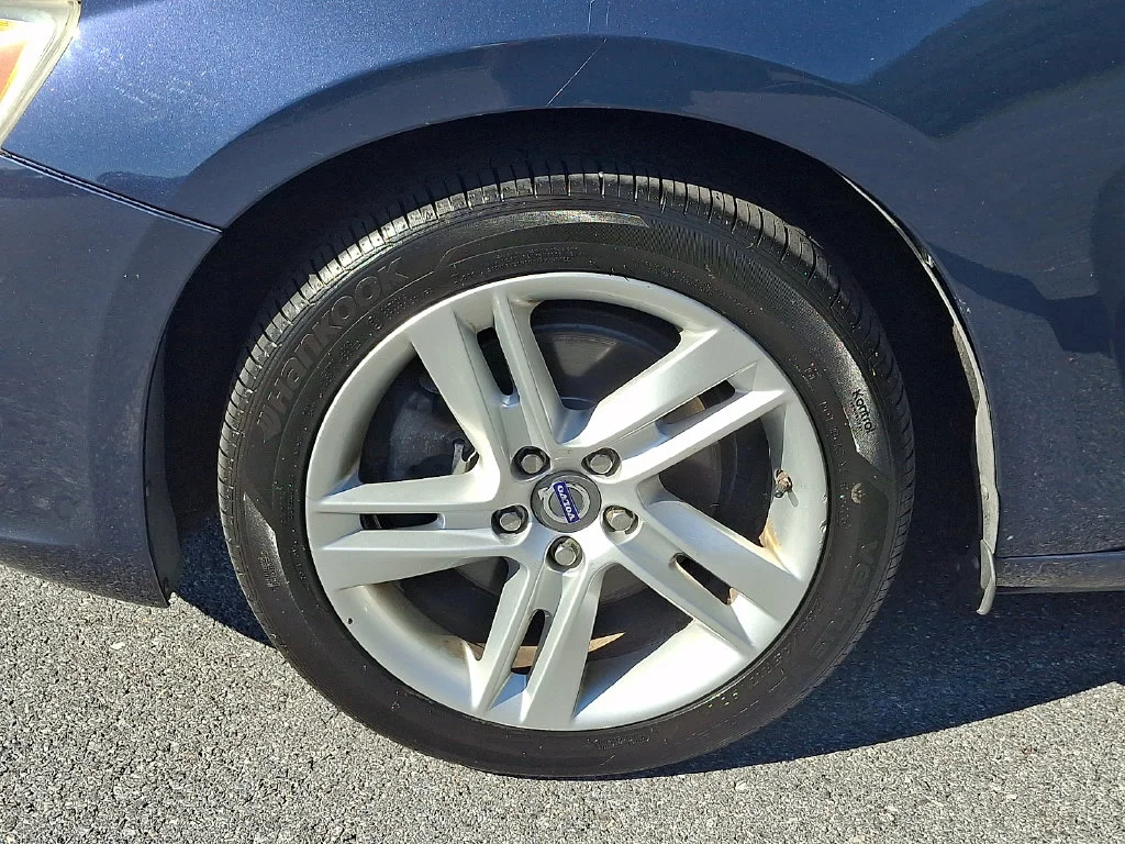 Used 2015 Blue Volvo T5 Premier image 8
