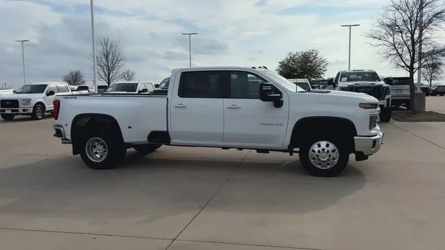 New 2026 Summit White Chevrolet LT DRW image 2