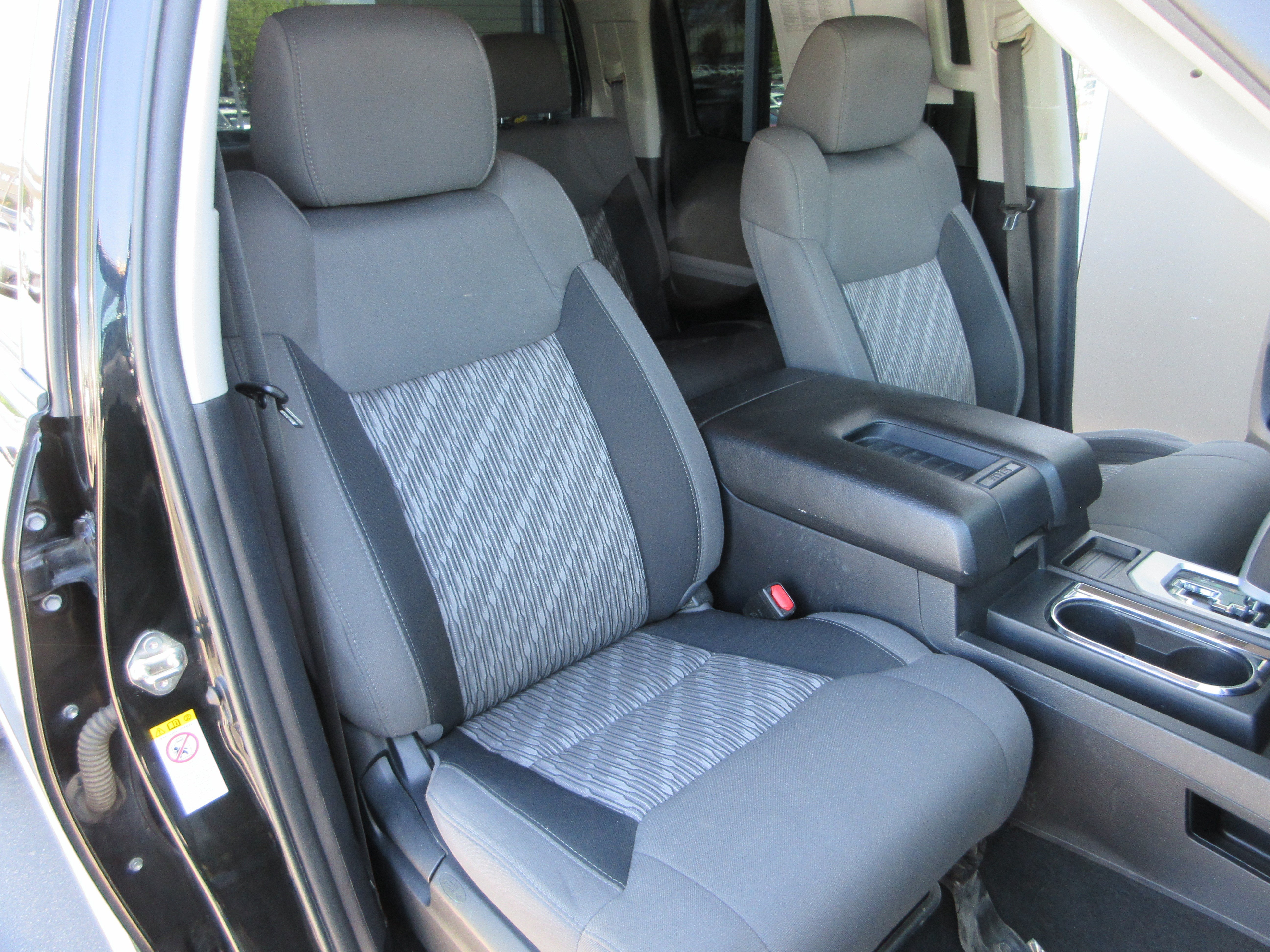 Used 2019 Midnight Black Metallic Toyota SR5 image 23