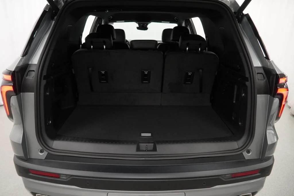 2027 Chevrolet Traverse LT - Photo 25