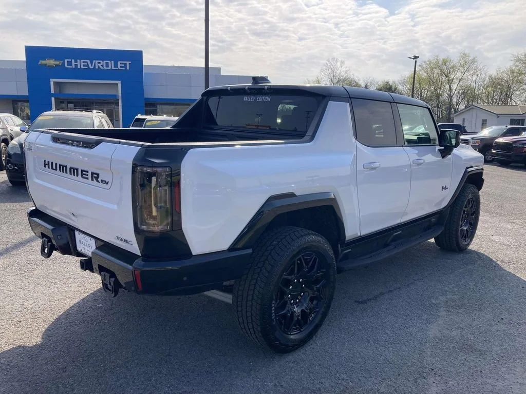 New 2026 Interstellar White GMC 2X image 4
