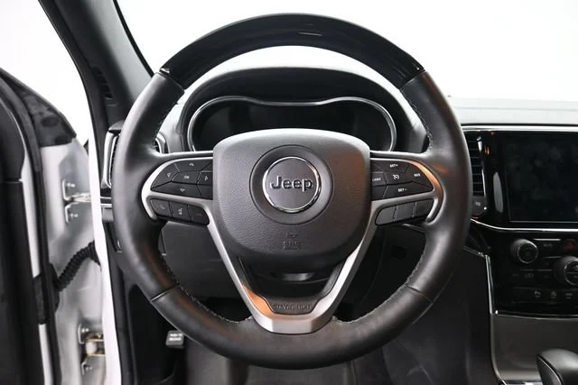 Used 2019 Ivory 3-coat Jeep Overland image 14