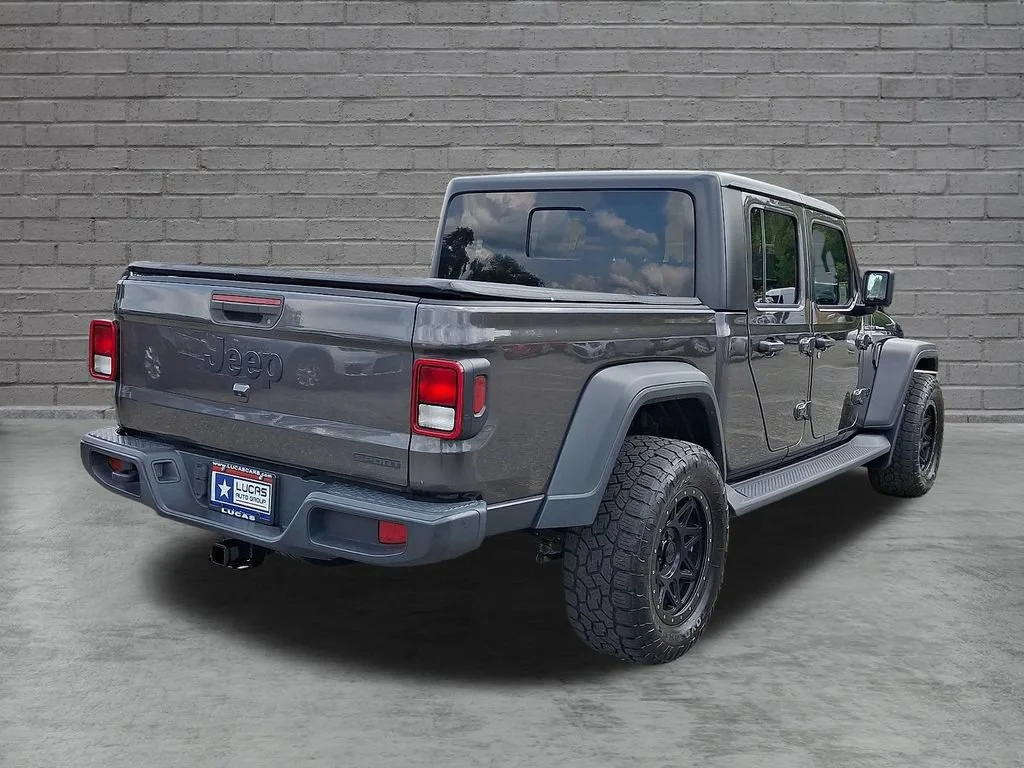 Used 2020 Granite Crystal Metallic Clearcoat Jeep Sport S image 11