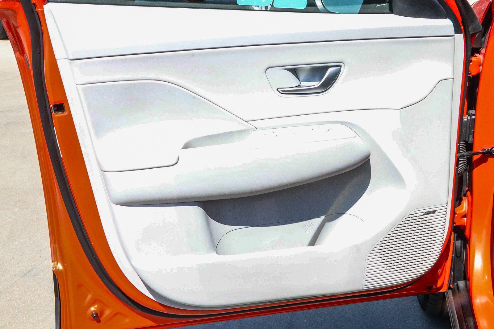 Used 2024 Soultronic Orange Pearl Hyundai Limited image 21
