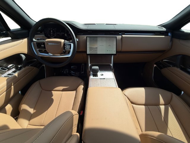 New 2026 Belgravia Green LAND ROVER SE image 12