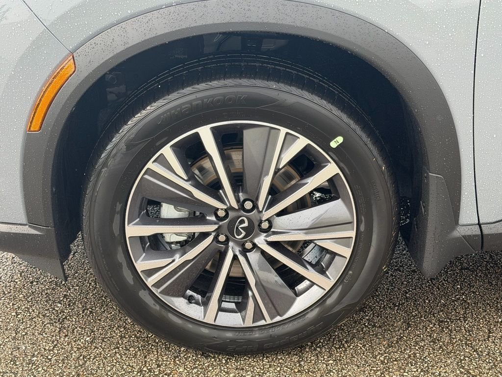 New 2027 HARBOR GRAY INFINITI Luxe FWD image 11