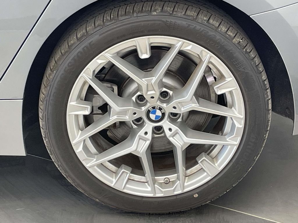 2025 BMW 3 Series 330i - Photo 12