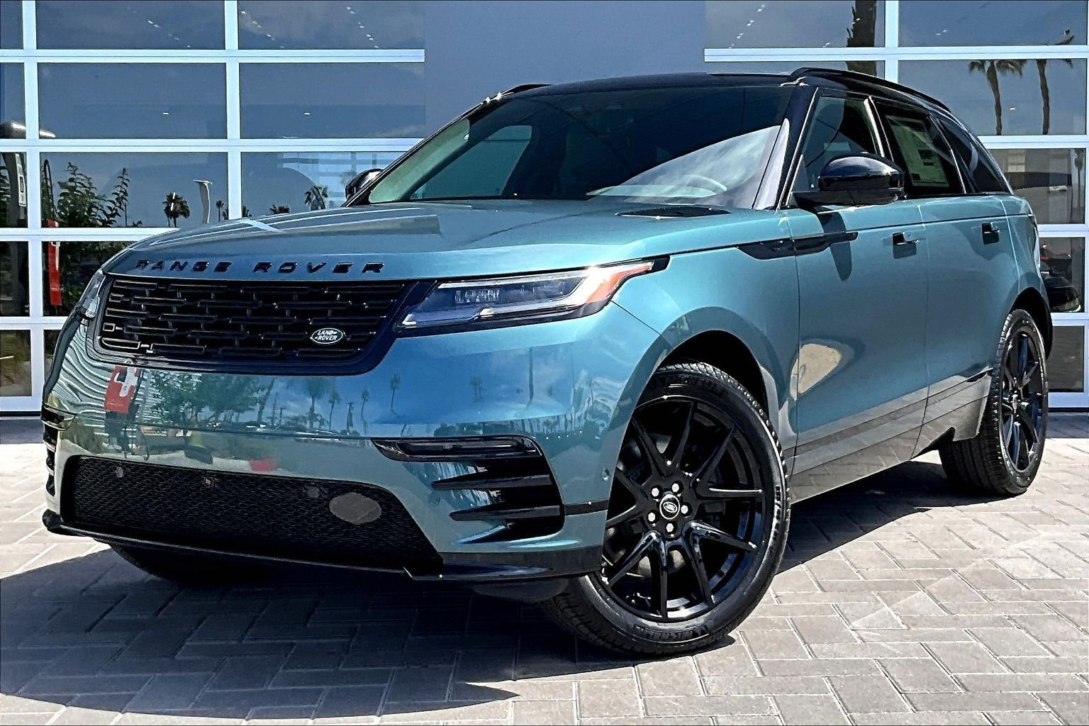 New 2026 Giola Green Land Rover Dynamic SE image 1