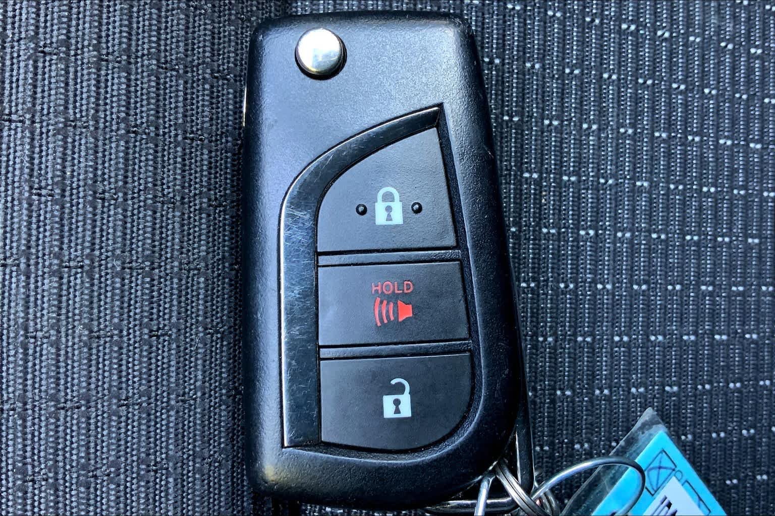 Used 2018 Blizzard Pearl Toyota XLE image 12