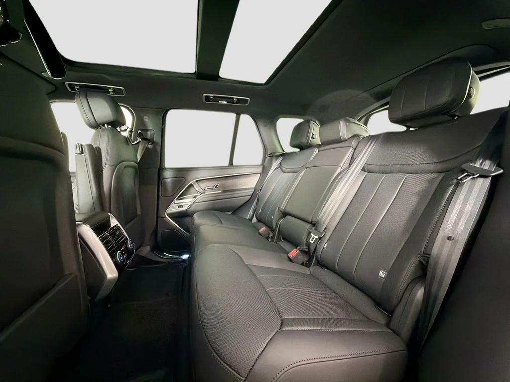New 2026 Santorini Black Land Rover SE image 26