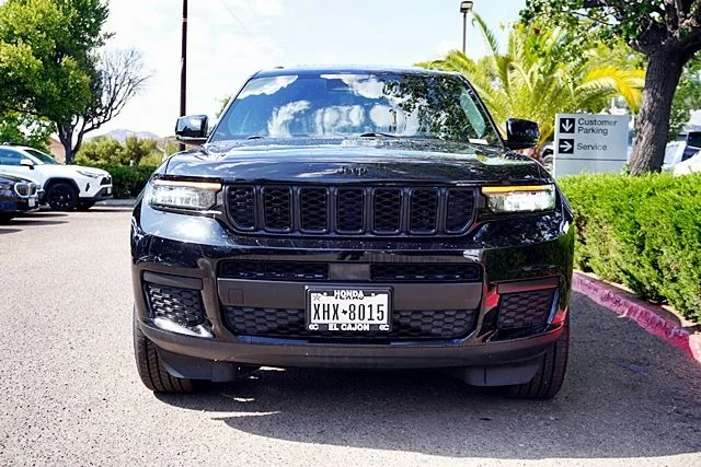 Used 2023 Black Jeep Altitude X image 4