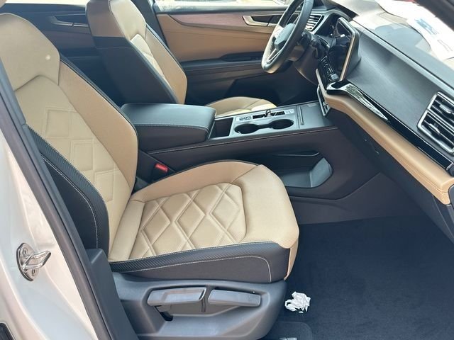 New 2026 Opal White Pearl Volkswagen 2.0T SE image 13