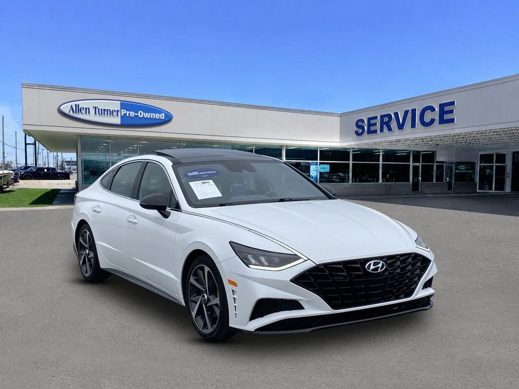 Used 2022 Quartz White Hyundai SEL Plus image 2