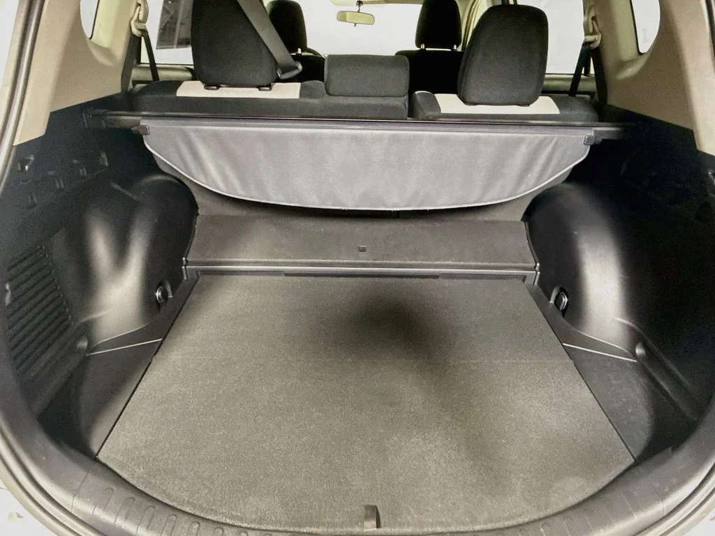 Certified Used 2016 Super White Toyota XLE image 22