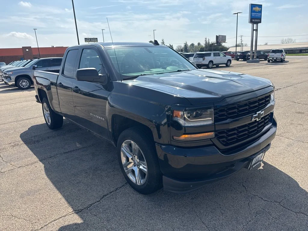 Used 2018 Black Chevrolet Custom image 4