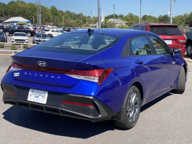 Used 2024 Blue Hyundai SEL image 3
