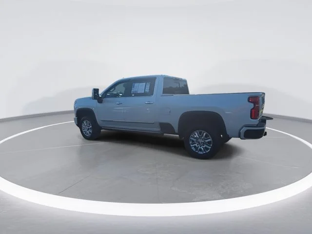 Used 2025 Beige Chevrolet High Country image 6