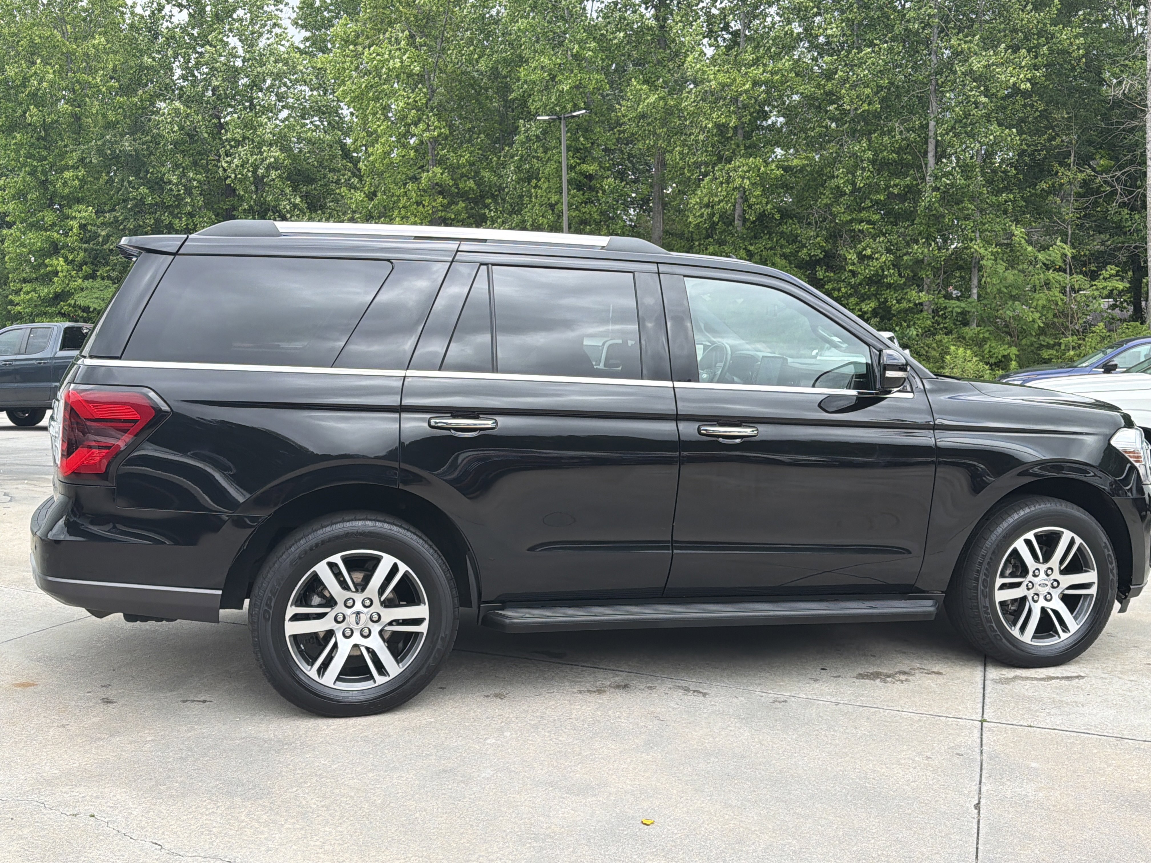 Used 2024 Black Ford Limited image 9