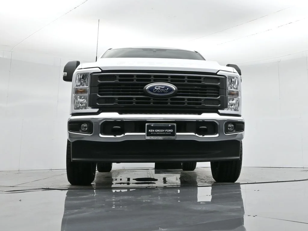 New 2026 Oxford White Ford XL image 40
