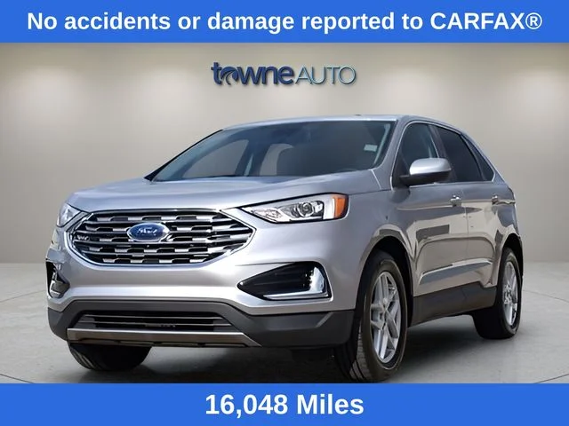 Used 2022 Silver Ford SEL image 1