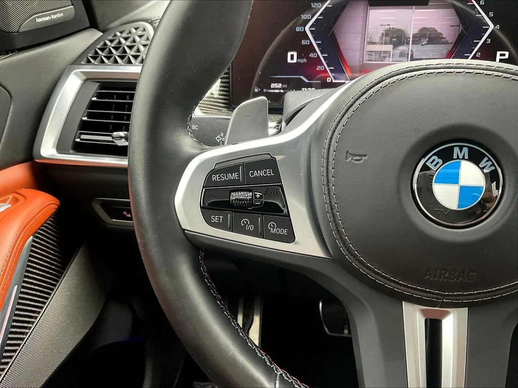 Used 2024 White Metallic BMW M60i image 11