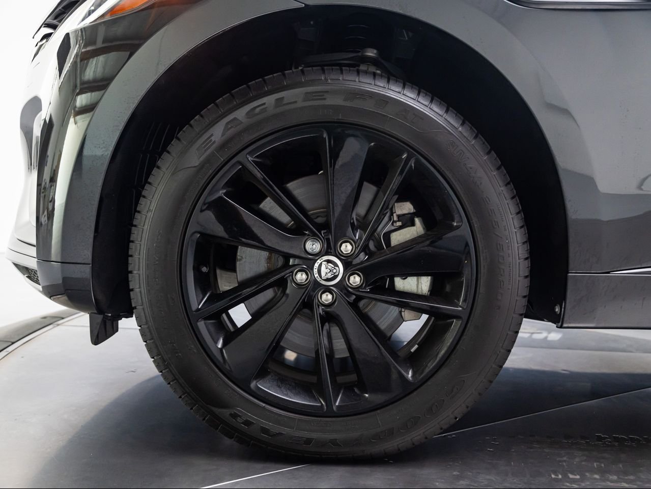 2025 Jaguar F-PACE R-Dynamic S - Photo 12