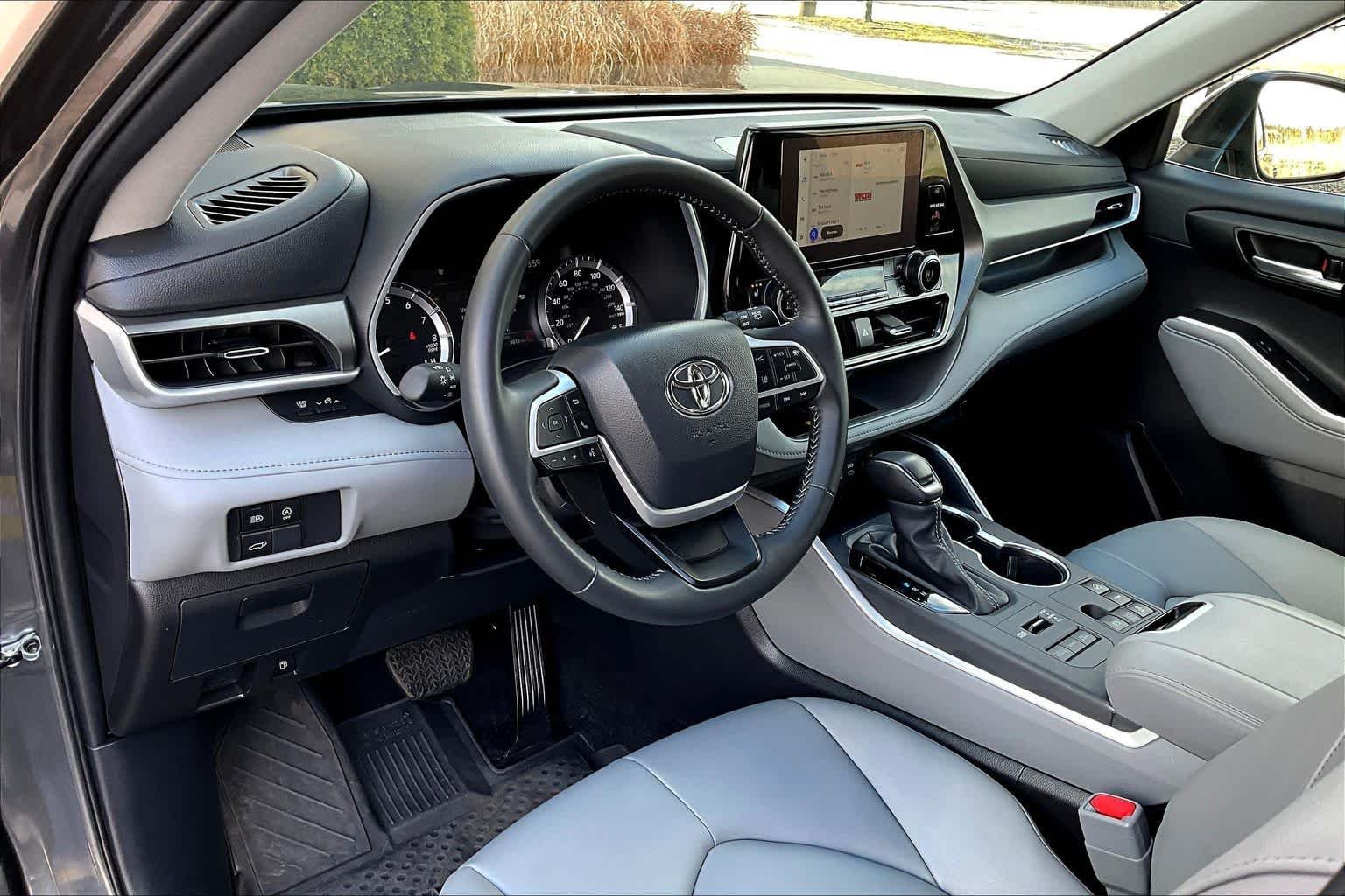 2025 Toyota Highlander XLE - Photo 18