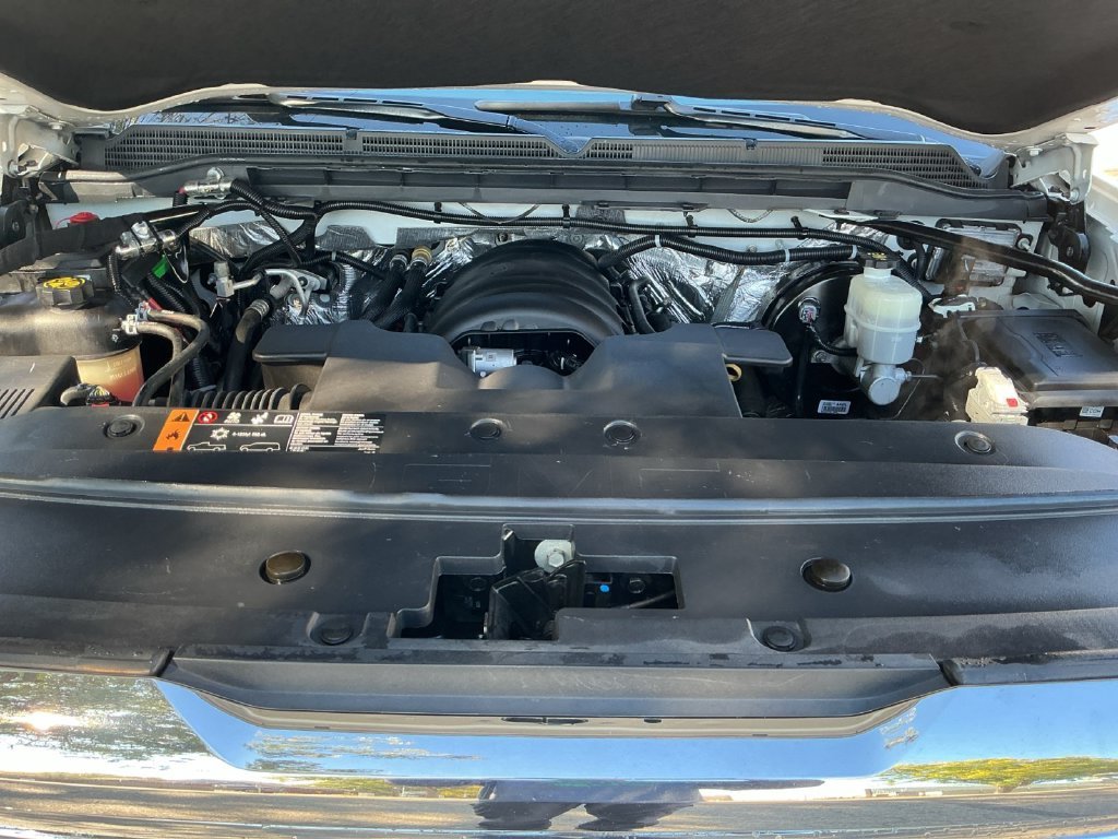 Used 2017 White GMC Denali image 30