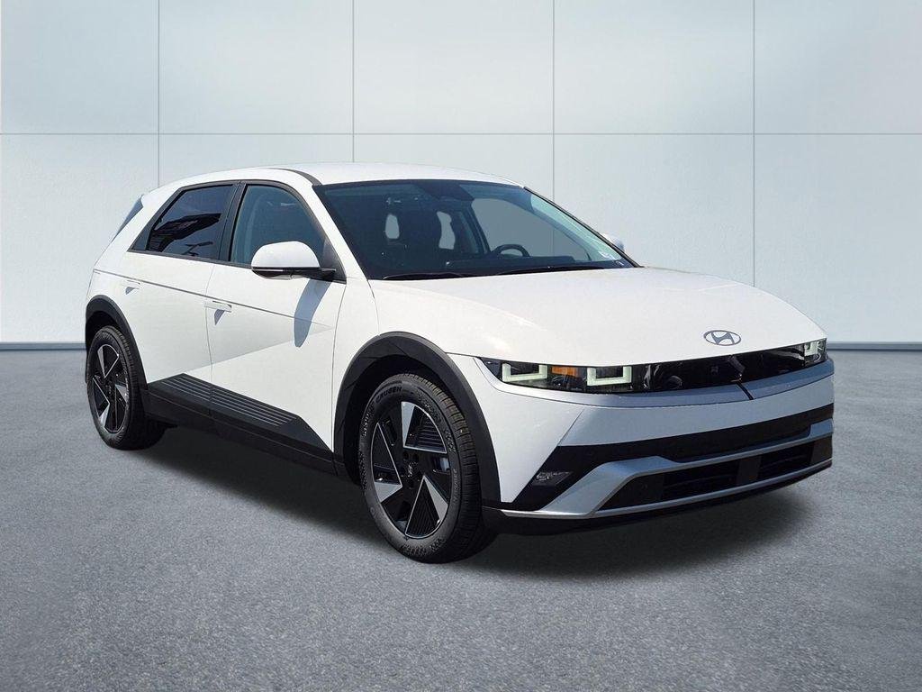 New 2026 White Hyundai SEL image 8