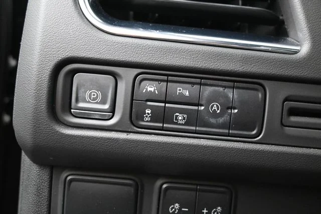 Used 2023 Black Chevrolet LT image 17