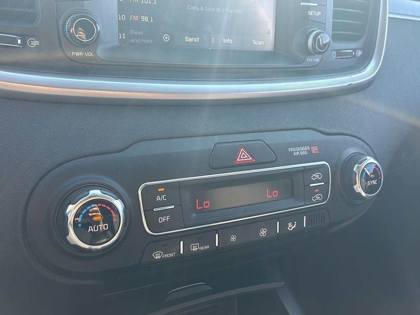 Used 2019 Platinum Graphite Kia LX V6 image 16