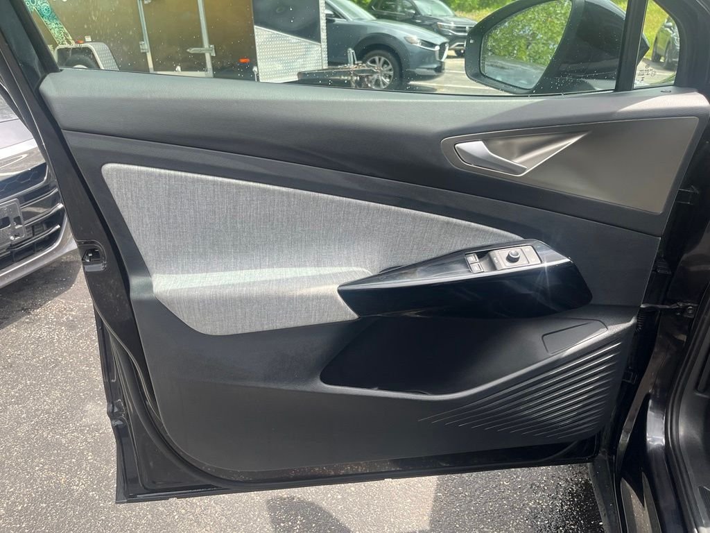 Certified Used 2023 Black Volkswagen Pro image 9