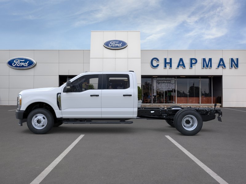 New 2026 Oxford White Ford F-350® XL image 3