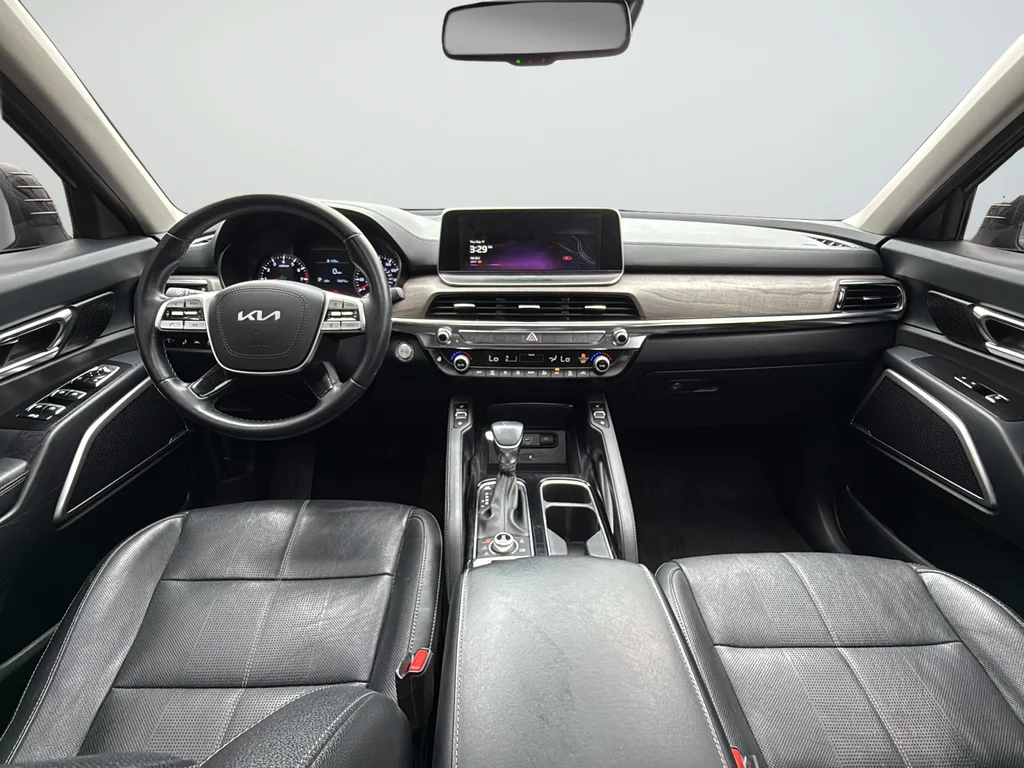 Used 2022 Black Kia EX image 13