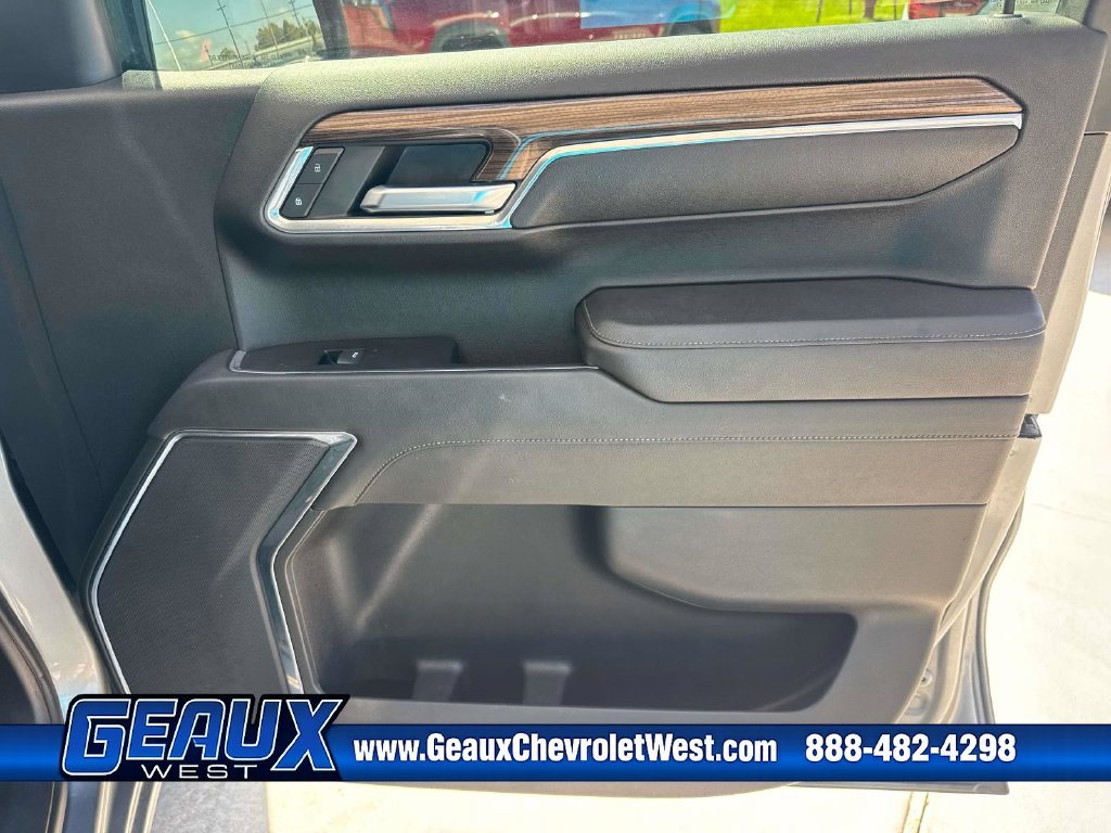 Used 2023 Gray Chevrolet LT image 33