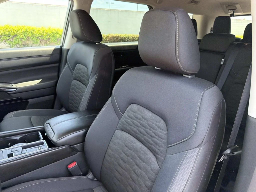 Used 2025 GUN METALLIC Nissan SV image 25