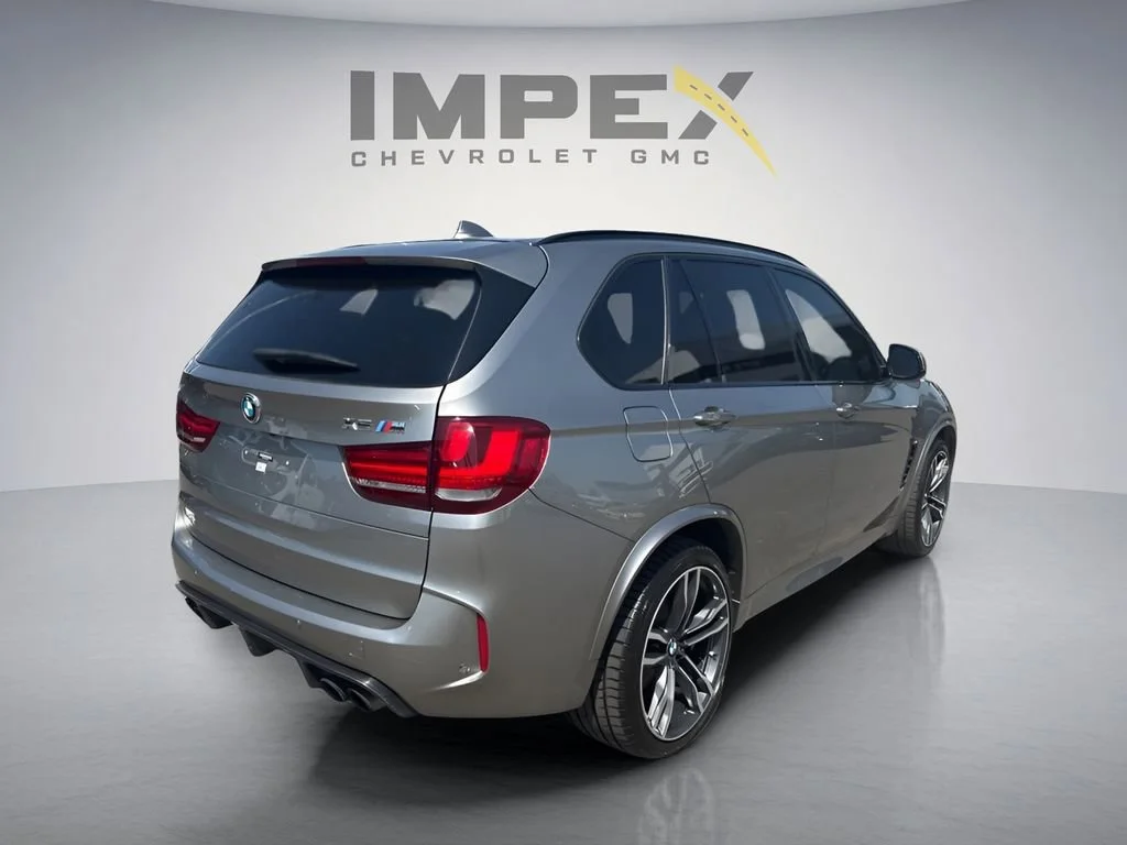 Used 2018  BMW  image 5