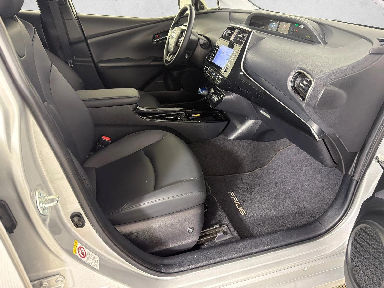 Certified Used 2022 Classic Silver Metallic Toyota XLE image 13