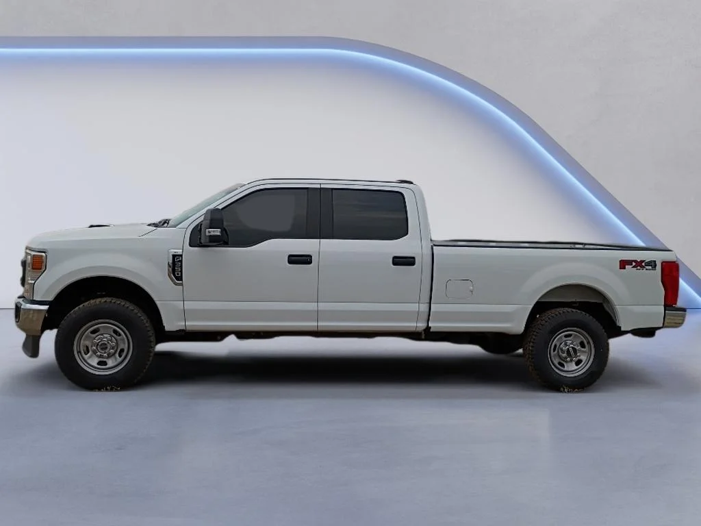 Used 2022 Oxford White Ford XL image 2