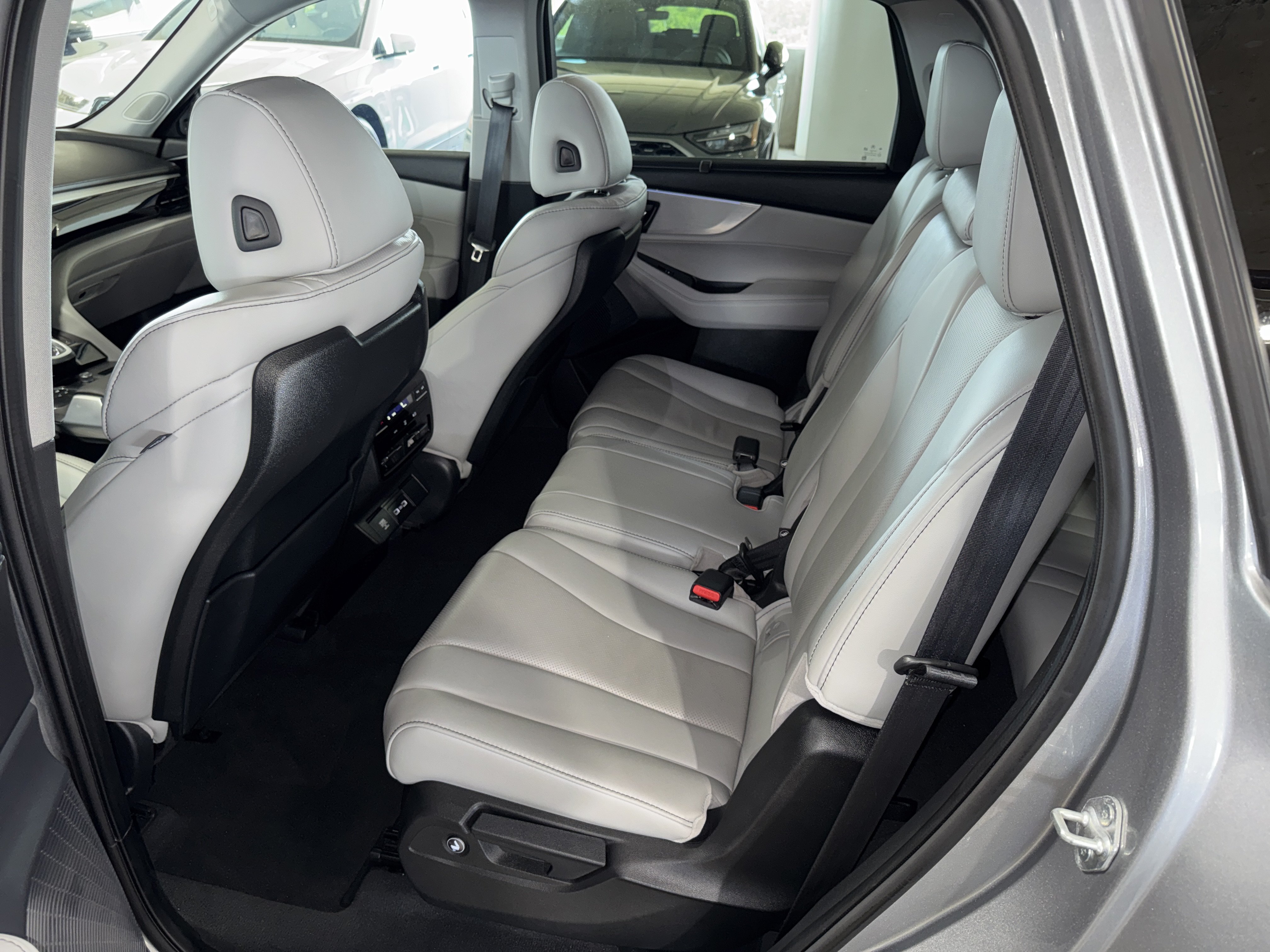 Used 2023 Lunar Silver Metallic Acura w/Technology Package image 11