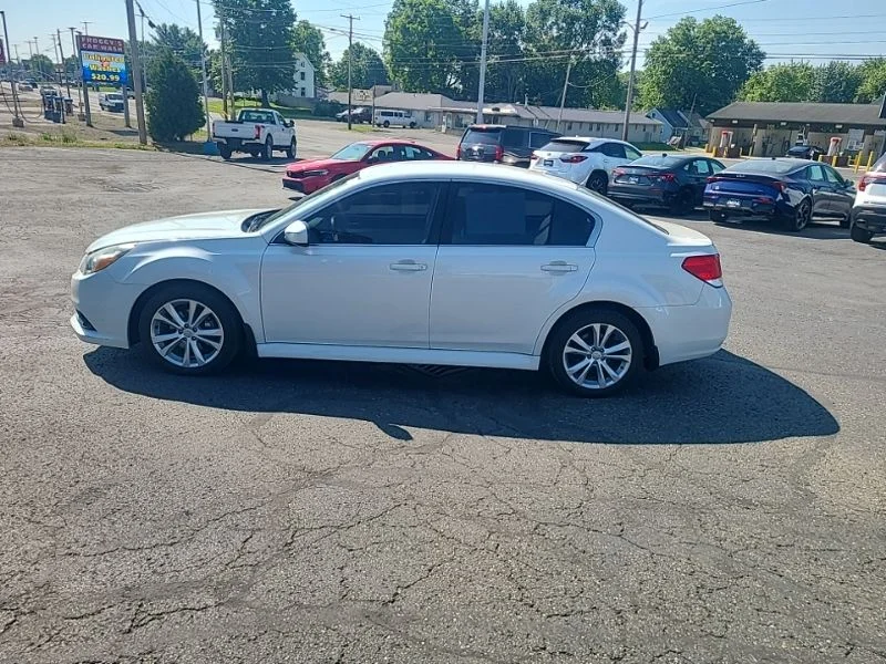 Used 2014 White Subaru 2.5i image 3