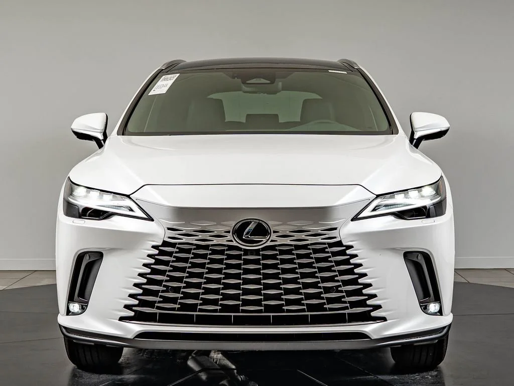 New 2026 Eminent White Pearl Lexus 350 Luxury image 2