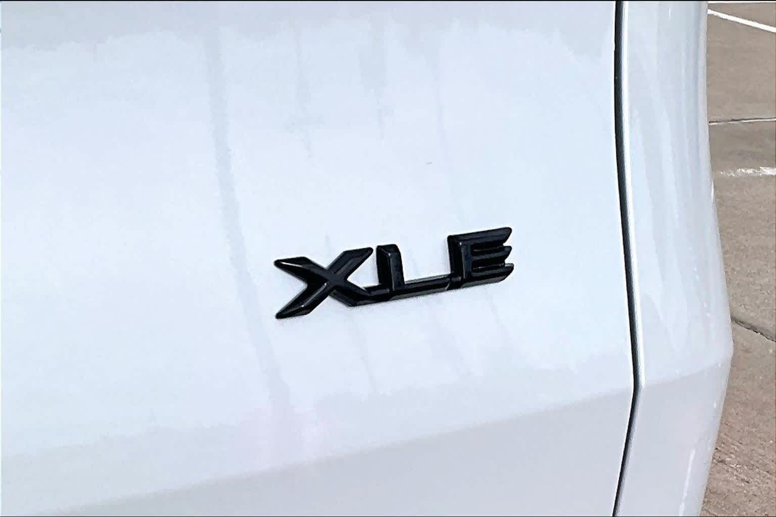 New 2026 Wind Chill Pearl Toyota XLE image 15