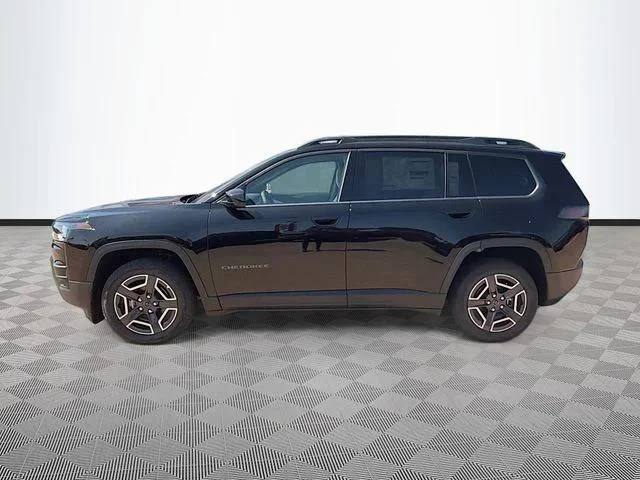 New 2026 Diamond Black Crystal Pearlcoat Jeep Laredo image 4