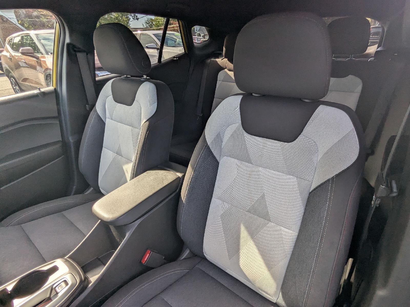 Used 2024 Nitro Yellow Metallic Chevrolet 1RS image 26